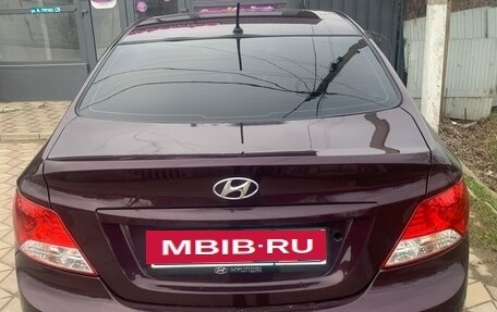 Hyundai Solaris II рестайлинг, 2012 год, 900 000 рублей, 5 фотография