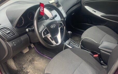 Hyundai Solaris II рестайлинг, 2012 год, 900 000 рублей, 7 фотография