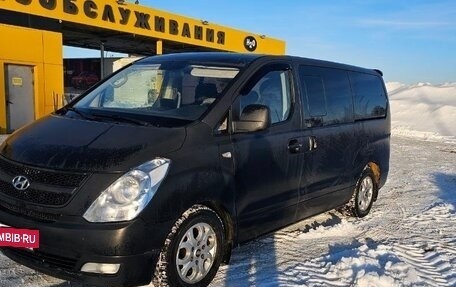 Hyundai Grand Starex Grand Starex I рестайлинг 2, 2011 год, 1 570 000 рублей, 2 фотография