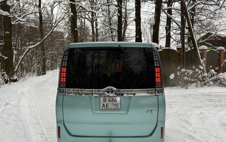 Toyota Voxy III, 2014 год, 1 775 000 рублей, 11 фотография