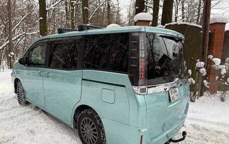 Toyota Voxy III, 2014 год, 1 775 000 рублей, 9 фотография