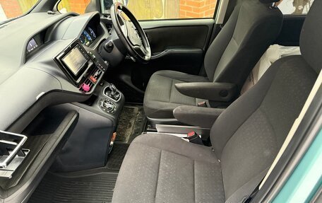 Toyota Voxy III, 2014 год, 1 775 000 рублей, 13 фотография