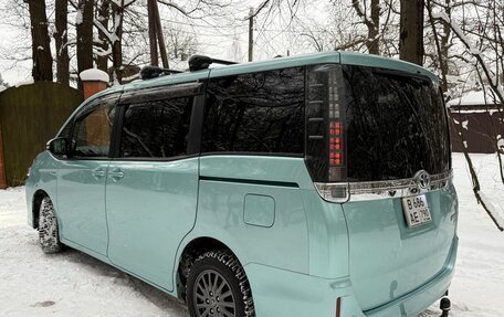 Toyota Voxy III, 2014 год, 1 775 000 рублей, 12 фотография