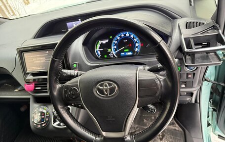 Toyota Voxy III, 2014 год, 1 775 000 рублей, 15 фотография