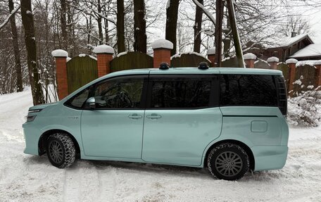 Toyota Voxy III, 2014 год, 1 775 000 рублей, 10 фотография