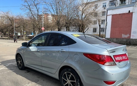 Hyundai Solaris II рестайлинг, 2011 год, 730 000 рублей, 5 фотография