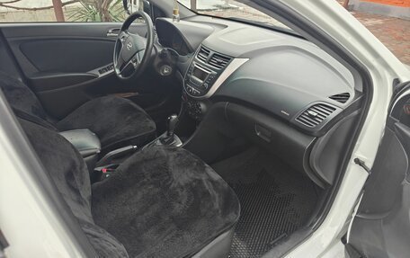 Hyundai Solaris II рестайлинг, 2014 год, 800 000 рублей, 2 фотография