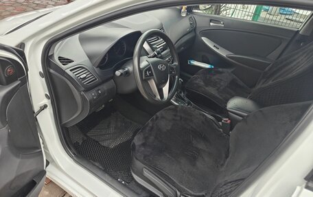 Hyundai Solaris II рестайлинг, 2014 год, 800 000 рублей, 4 фотография