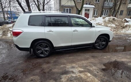 Toyota Highlander III, 2012 год, 2 290 000 рублей, 4 фотография