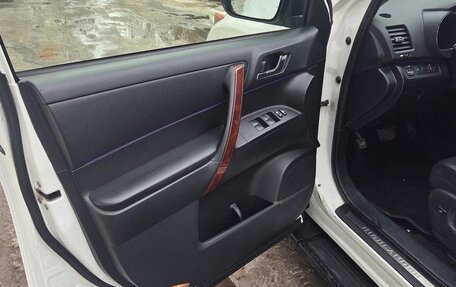 Toyota Highlander III, 2012 год, 2 290 000 рублей, 16 фотография