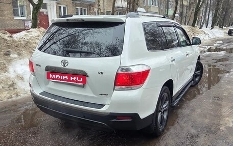 Toyota Highlander III, 2012 год, 2 290 000 рублей, 5 фотография