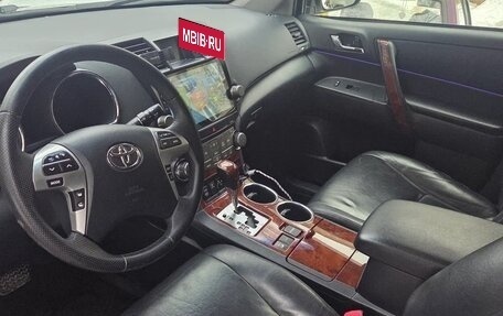 Toyota Highlander III, 2012 год, 2 290 000 рублей, 17 фотография