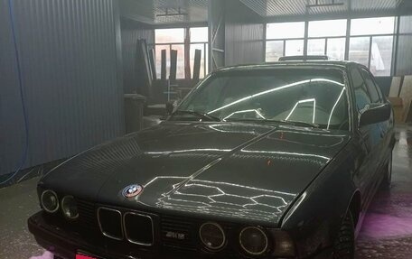 BMW 5 серия, 1991 год, 650 000 рублей, 8 фотография