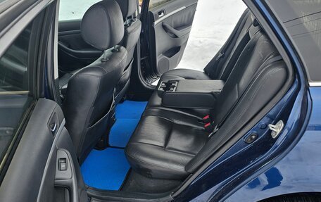 Toyota Avensis III рестайлинг, 2004 год, 860 000 рублей, 7 фотография