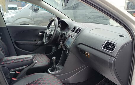 Volkswagen Polo VI (EU Market), 2011 год, 699 000 рублей, 26 фотография