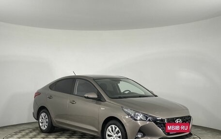 Hyundai Solaris II рестайлинг, 2022 год, 1 800 000 рублей, 2 фотография