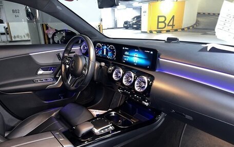 Mercedes-Benz A-Класс, 2021 год, 3 350 000 рублей, 4 фотография