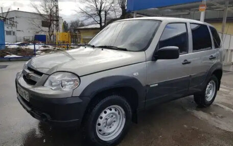 Chevrolet Niva I рестайлинг, 2013 год, 599 000 рублей, 2 фотография