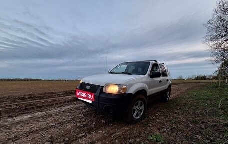 Ford Escape II, 2004 год, 450 000 рублей, 3 фотография