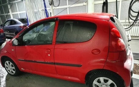 Peugeot 107 I рестайлинг, 2011 год, 490 000 рублей, 2 фотография