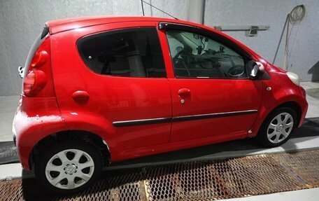 Peugeot 107 I рестайлинг, 2011 год, 490 000 рублей, 4 фотография