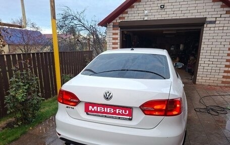 Volkswagen Jetta VI, 2012 год, 1 090 000 рублей, 2 фотография