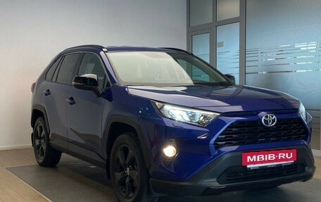 Toyota RAV4, 2021 год, 3 950 000 рублей, 3 фотография