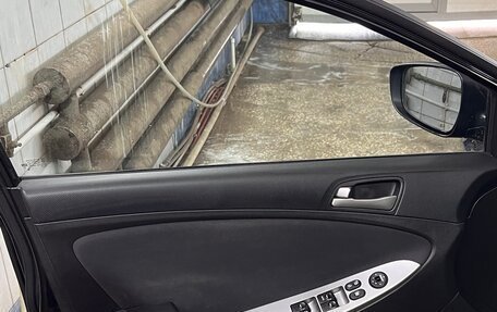 Hyundai Solaris II рестайлинг, 2015 год, 1 170 000 рублей, 13 фотография