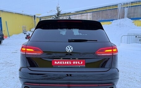 Volkswagen Touareg III, 2019 год, 3 750 000 рублей, 7 фотография