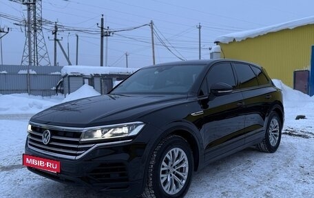 Volkswagen Touareg III, 2019 год, 3 750 000 рублей, 2 фотография