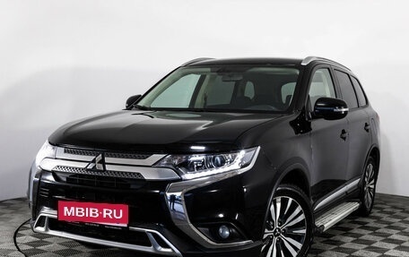 Mitsubishi Outlander III рестайлинг 3, 2019 год, 1 949 000 рублей, 1 фотография