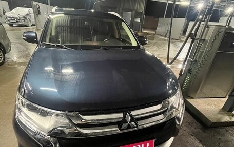 Mitsubishi Outlander III рестайлинг 3, 2017 год, 1 700 000 рублей, 1 фотография