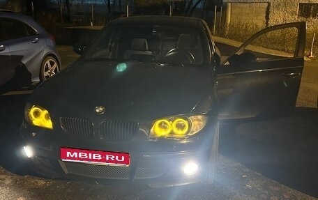 BMW 1 серия, 2005 год, 900 000 рублей, 1 фотография
