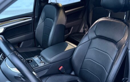 Volkswagen Touareg III, 2019 год, 3 750 000 рублей, 22 фотография