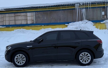 Volkswagen Touareg III, 2019 год, 3 750 000 рублей, 26 фотография