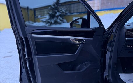 Volkswagen Touareg III, 2019 год, 3 750 000 рублей, 20 фотография