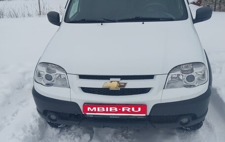Chevrolet Niva I рестайлинг, 2017 год, 800 000 рублей, 2 фотография