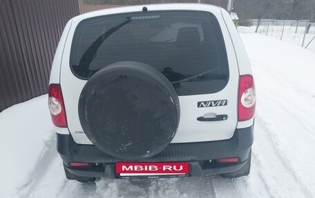 Chevrolet Niva I рестайлинг, 2017 год, 800 000 рублей, 3 фотография