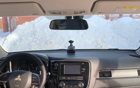 Mitsubishi Outlander III рестайлинг 3, 2013 год, 1 540 000 рублей, 5 фотография