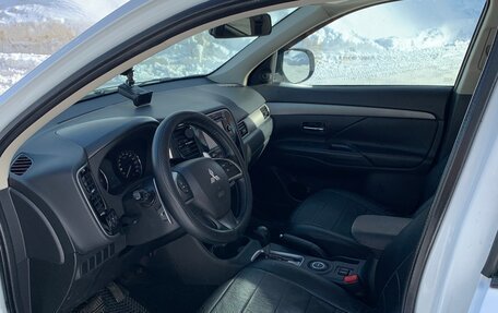 Mitsubishi Outlander III рестайлинг 3, 2013 год, 1 540 000 рублей, 7 фотография