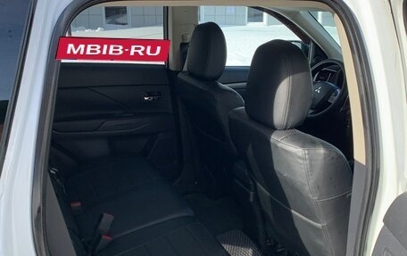 Mitsubishi Outlander III рестайлинг 3, 2013 год, 1 540 000 рублей, 9 фотография