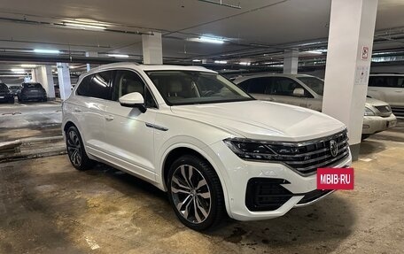 Volkswagen Touareg III, 2019 год, 5 799 000 рублей, 2 фотография