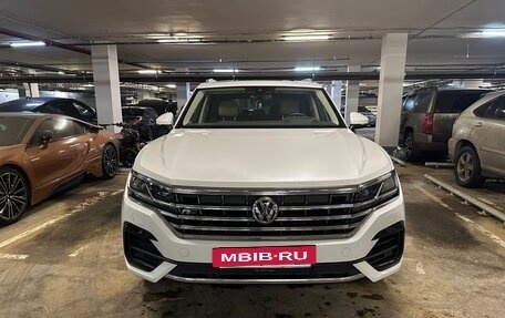 Volkswagen Touareg III, 2019 год, 5 799 000 рублей, 4 фотография