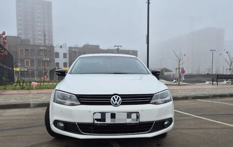 Volkswagen Jetta VI, 2013 год, 1 200 000 рублей, 2 фотография