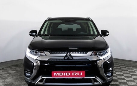 Mitsubishi Outlander III рестайлинг 3, 2019 год, 1 949 000 рублей, 2 фотография