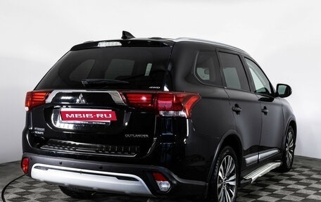 Mitsubishi Outlander III рестайлинг 3, 2019 год, 1 949 000 рублей, 5 фотография