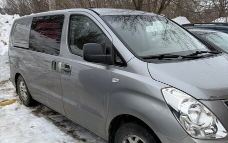Hyundai Grand Starex Grand Starex I рестайлинг 2, 2011 год, 1 000 000 рублей, 2 фотография