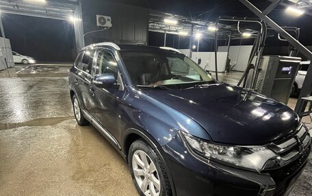 Mitsubishi Outlander III рестайлинг 3, 2017 год, 1 700 000 рублей, 5 фотография