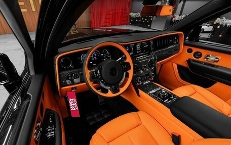 Rolls-Royce Cullinan, 2025 год, 70 800 000 рублей, 13 фотография