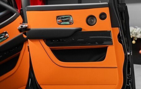 Rolls-Royce Cullinan, 2025 год, 70 800 000 рублей, 27 фотография